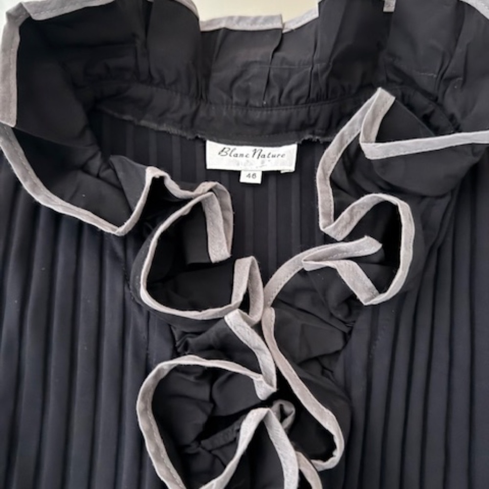 Ruffle Collar & Trim Top - Black - Size 46 (US L)